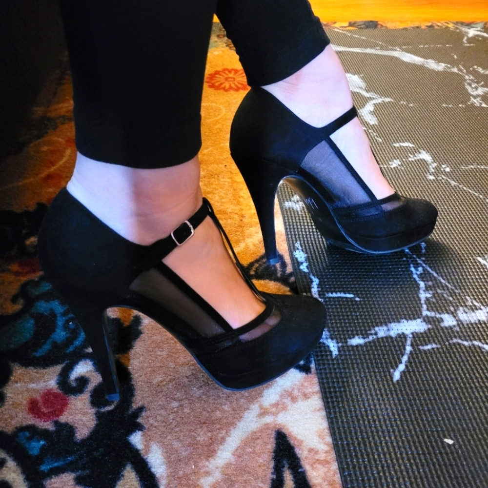 Call it Spring 4" Heeled T-Straps 8 1/2